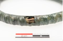 Foto von Bronzehohlblecharmring (NHMW-PRAE-024058)